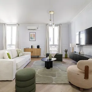 Poetic - Champs Elysees Apartment Paris